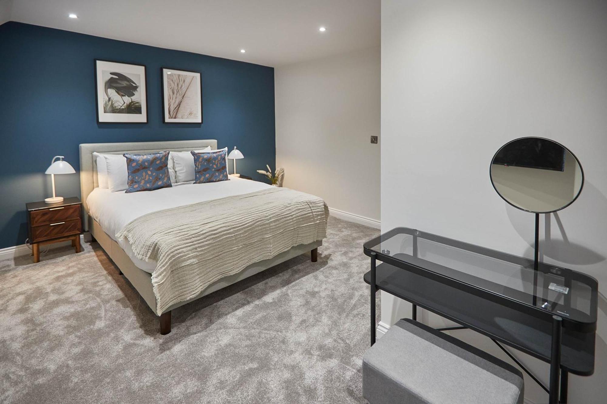 Host & - Iburn House *